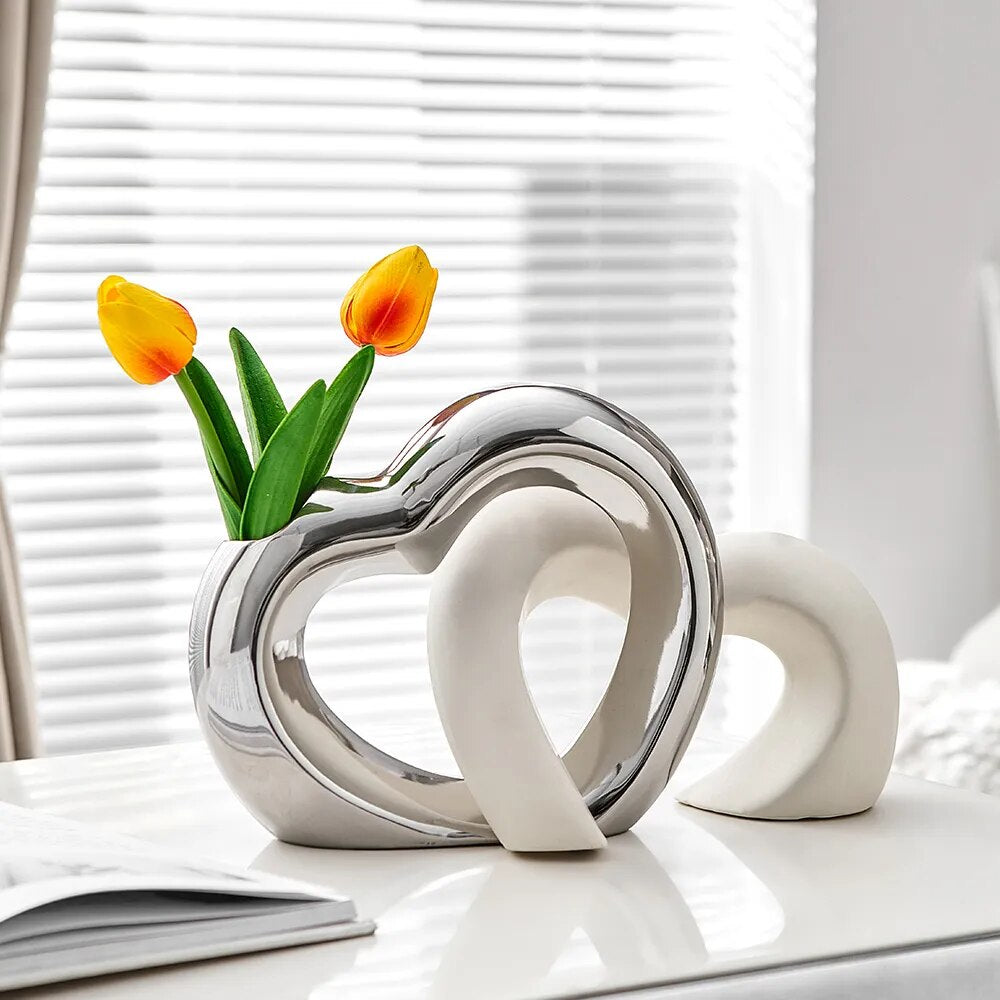 Manhattan Interlocking Heart Vases